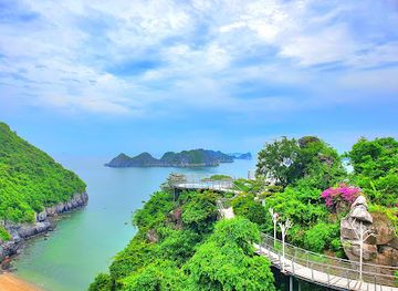 vietnam/cat-ba-island/attraction/sunset-view-point