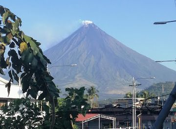 philippines/bicol-region/attraction/penaranda-park