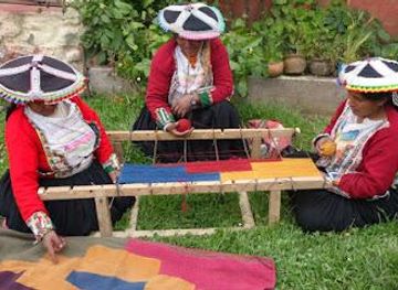 peru/cusco/attraction/traditional-textile-center-of-cusco