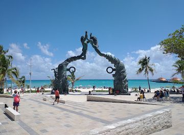 mexico/playa-del-carmen/coco-beach/attraction/parque-los-fundadores