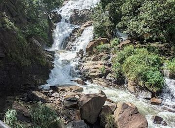 sri-lanka/nuwara-eliya/attraction/ravana-waterfall