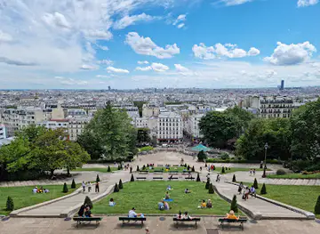 Square Louise Michel