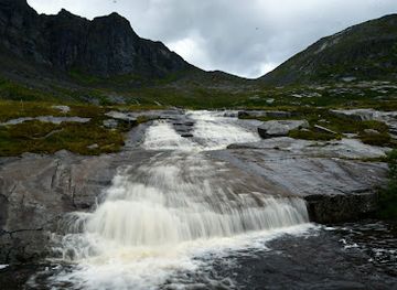 norway/lofoten/attraction/molneva-waterfall