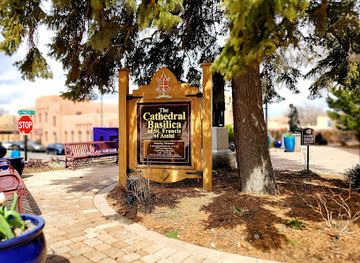 new-mexico/sante-fe/attraction/the-cathedral-basilica-of-st-francis-of-assisi