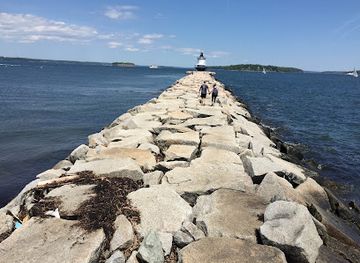 maine/south-portland/attraction/spring-point-shoreway