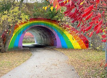 canada/greater-toronto-area/attraction/rainbow-tunnel