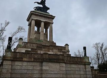 hungary/budapest/attraction/fiumei-road-graveyard