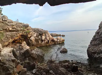 cave to relax