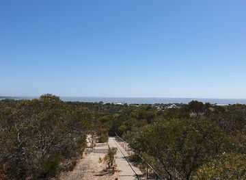australia/coorong/attraction/meningie-hill-lookout