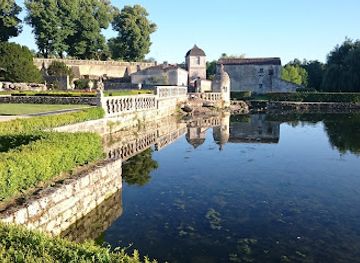france/marais-poitevin/attraction/chateau-de-la-roche-courbon