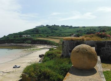 guernsey/l-ancresse-bay/attraction/longis-beach