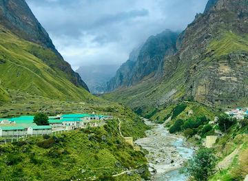 india/valley-of-flowers-national-park/attraction/satopanth-glaciers-chamoli-district-uttarakhand