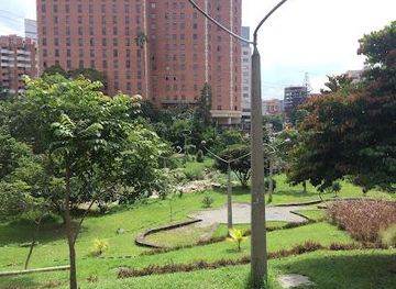 colombia/medellin/attraction/parque-lineal-la-presidenta
