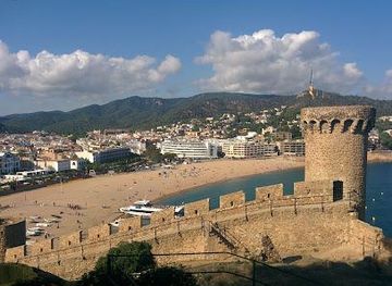 spain/montseny-natural-park/attraction/muralles-de-la-vila-vella