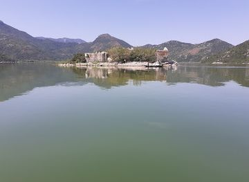 montenegro/skadar-lake-region/attraction/godinje-beach
