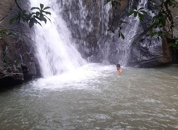sri-lanka/matara-district/attraction/kaak-ella-waterfall