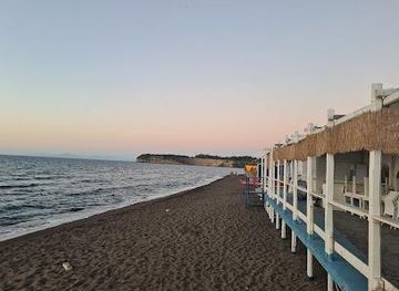 italy/pompeii/attraction/spiaggia-libera-della-chiaiolella