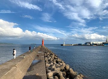 japan/satsuma/attraction/red-lighthouse-kagoshima-new-port-north-breakwater
