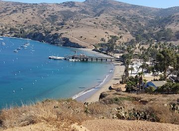 california/santa-catalina-island/attraction/isthmus-cove