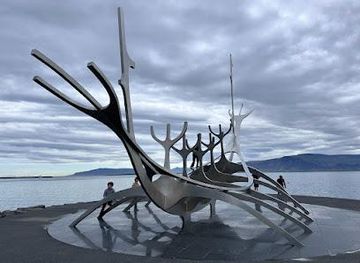 iceland/borgarnes/attraction/sculpture-and-shore-walk