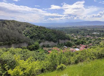 bulgaria/rila/attraction/stob-earth-pyramids-trail-entry