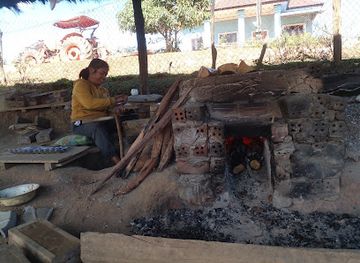 laos/phou-bia/attraction/metal-spoon-makers