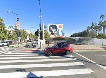 california/santa-monica/attraction/santa-monica-street-art