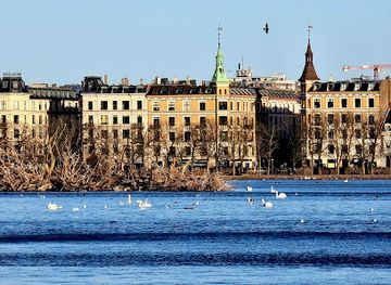 denmark/copenhagen/osterbro/attraction/the-lakes-in-copenhagen
