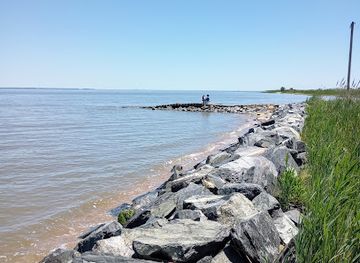 delaware/bombay-hook-national-wildlife-refuge/attraction/woodland-beach