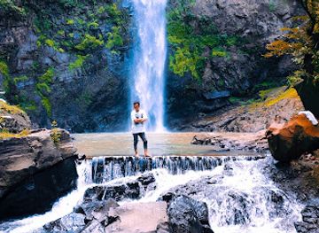 indonesia/west-nusa-tenggara/attraction/air-terjun-tiu-pupus
