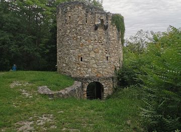 austria/lower-austria/attraction/hohlturm