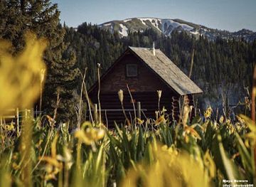 montana/gallatin-national-forest/attraction/windy-pass-cabin