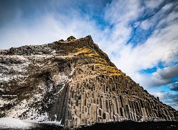 iceland/laugavegur-trail/attraction/halsanefshellir-cave