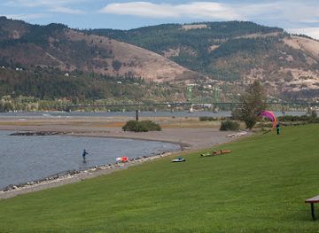 washington/columbia-river-gorge/attraction/port-marina-park