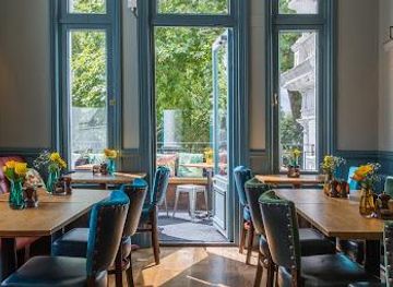 united-kingdom/windsor/bar/the-queens