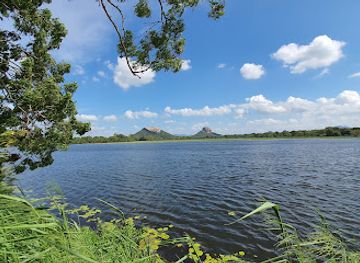 sri-lanka/minneriya-national-park/attraction/thalkote-lake-view-point-sigiriya