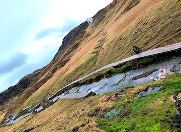 iceland/fimmvorduhals-pass/attraction/the-geothermal-park-hverageroi-hveragarourinn