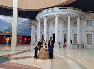illinois/springfield/attraction/abraham-lincoln-presidential-library-and-museum