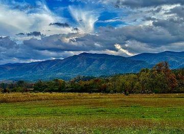 tennessee/pigeon-forge/attraction/cades-cove-scenic-loop