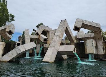 california/castro-valley/attraction/vaillancourt-fountain