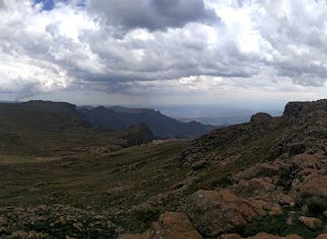 south-africa/royal-natal-national-park/attraction/9-peaks-south-africa-free-state-namahadi-summit-3275m