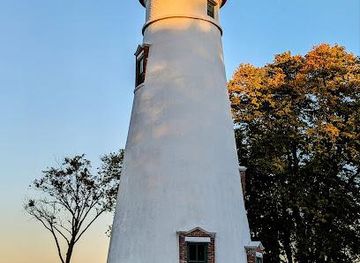 ohio/lake-erie-islands/attraction/marblehead-light-house