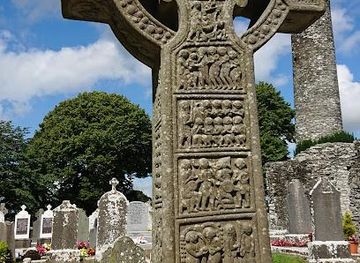 ireland/drogheda/attraction/monasterboices-high-crosses-and-monastic-site