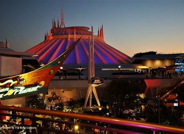 california/anaheim/attraction/tomorrowland-terrace