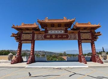 california/irvine/attraction/hsi-lai-temple