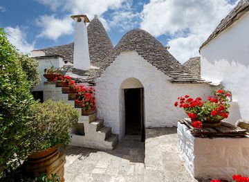 italy/apulia/attraction/trulli-rione-aia-piccola-unesco
