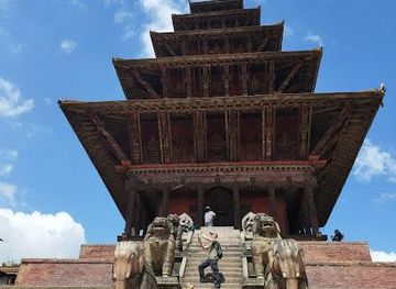 nepal/patan/attraction/taumadhi-square