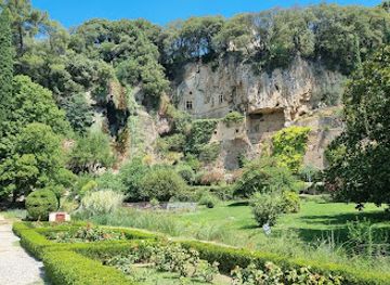 france/provence/attraction/troglodyte-caves-of-villecroze