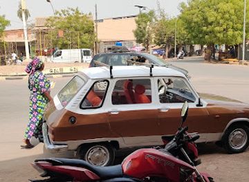 senegal/casamance/attraction/rond-point-belal-ly