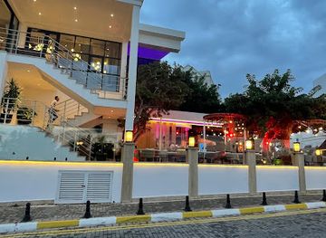 cyprus/kyrenia/attraction/highline-paragliding